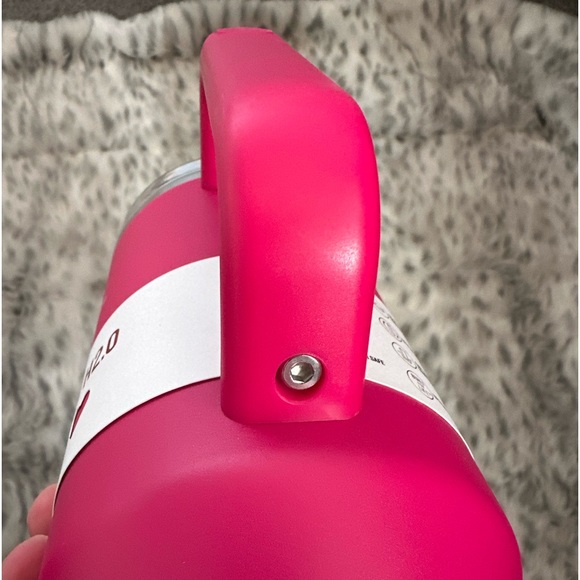 LIMITED EDITION Valentine’s Day Pink Stanley Thermos 40oz - Picture 8 of 9